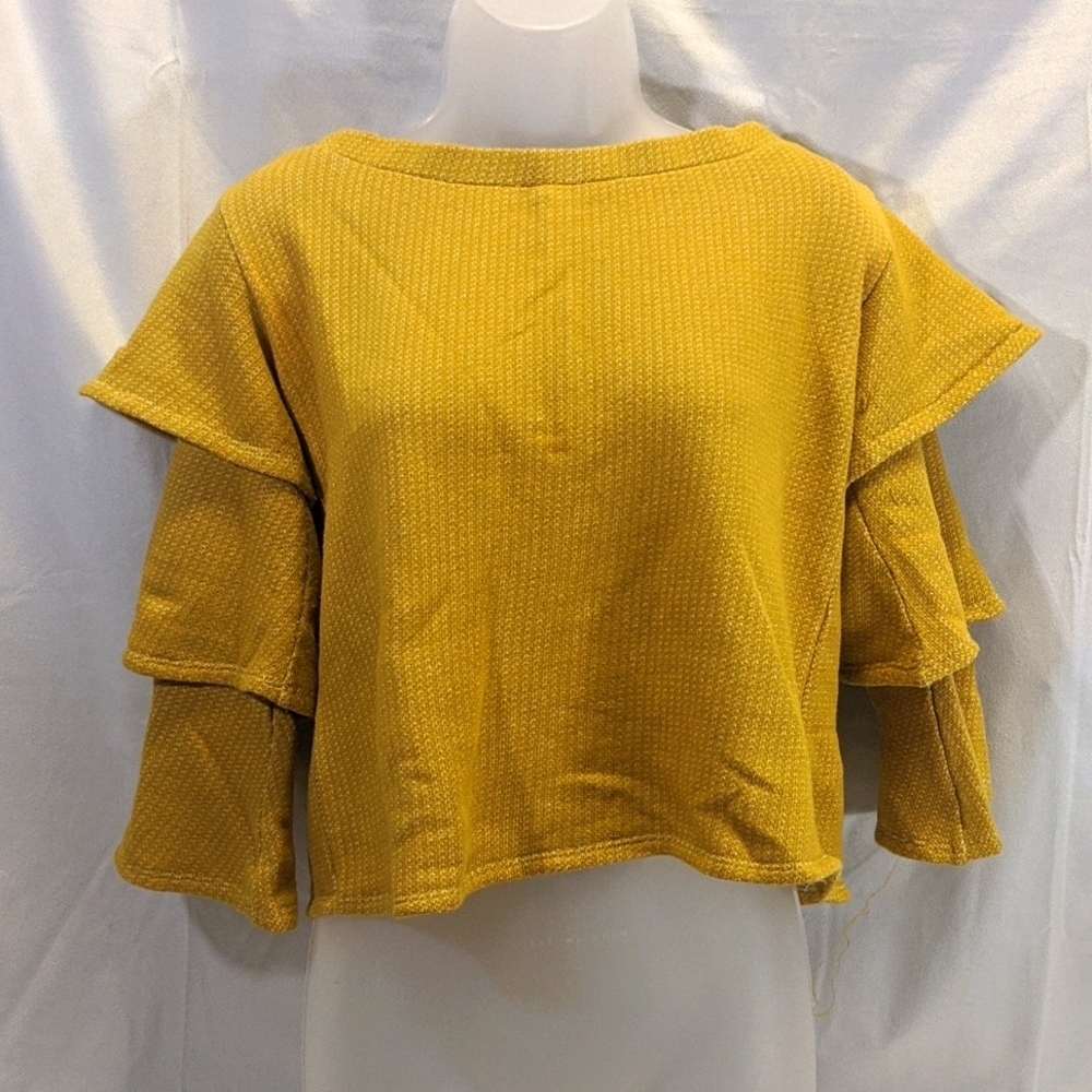 THML Cropped yellow sweater